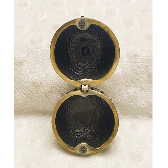 Vintage Milson & Louis Enamel Pineapple Trinket Box w/Magnetic Closure - Picture 6 of 7